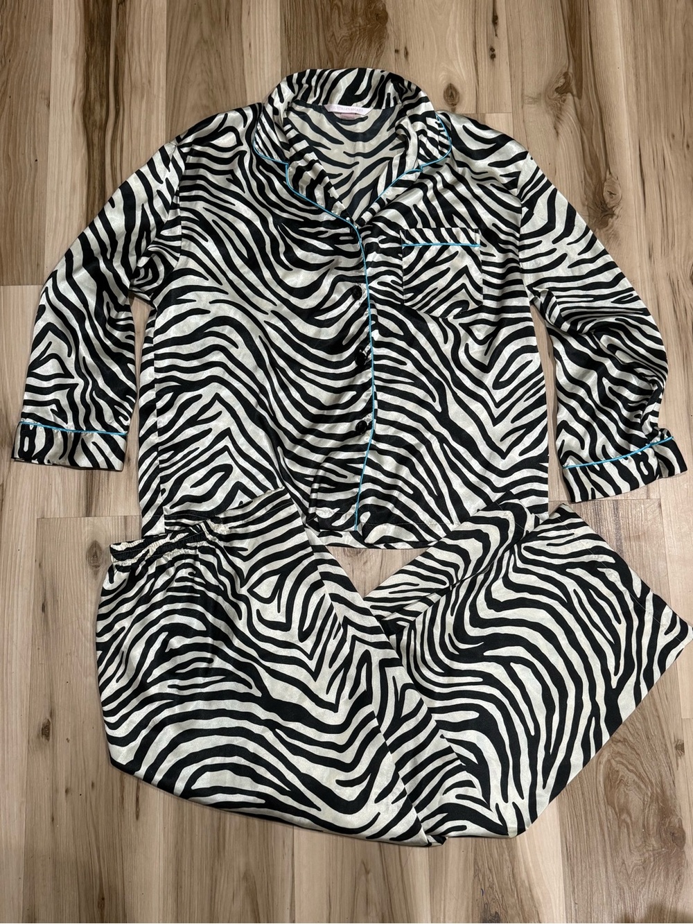Victoria’s Secret Satin Zebra Pajama Set Women’s XL